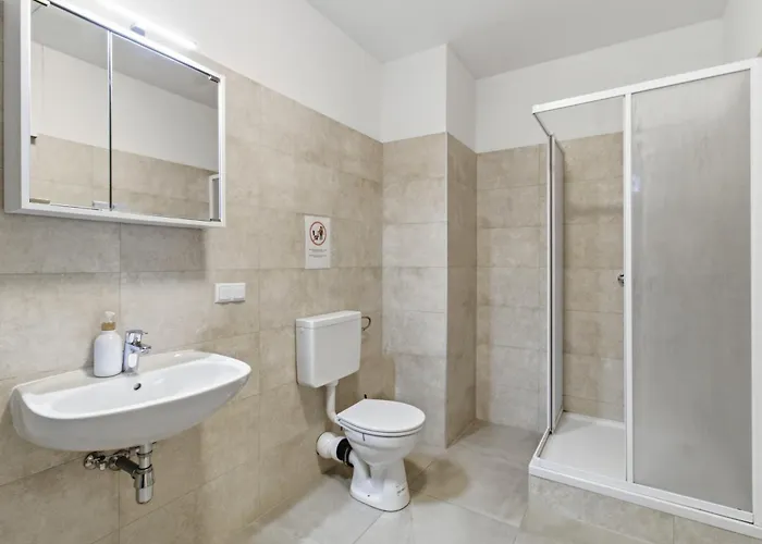 Διαμέρισμα Stylish Apartment, 5 Minutes To U6 & U4 *