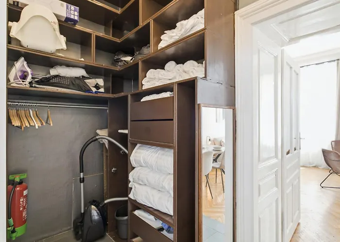 Stylish Apartment, 5 Minutes To U6 & U4 *