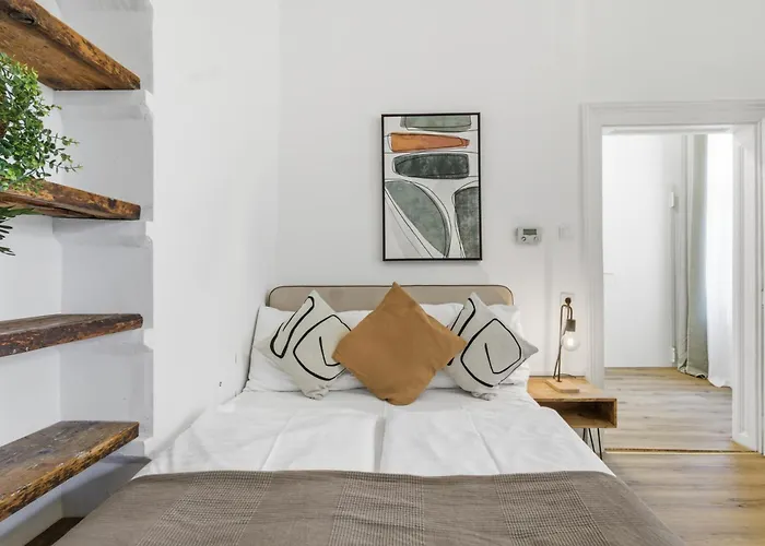 Stylish Apartment, 5 Minutes To U6 & U4
